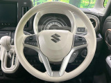 インテリアに合わせたデザインのステアリングは、運転される方のことも考え、運転しやすい形状、大きさです。是非一度、実際に触ってお確かめください。
