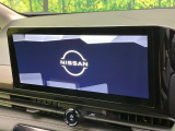 【メーカー純正ナビ】インテリアに溶け込むスタイリッシュな「専用設計」メーカーナビを装備♪視認性や操作性など基本性能にも優れ、より上質なカーライフをお楽しみいただけます。