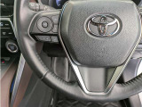 ステアリングスイッチでオーディオの操作や車両情報の各種設定が行えます。