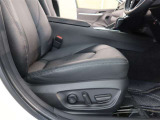 パワーシート搭載。微妙な調整が手軽にでき、ピッタリなポジションで運転することが可能です。