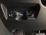 高速道路で便利な【ETC2.0】を装備しています。光ビーコン搭載で渋滞情報などナビゲーションと連動することで機能も充実いたします。他、観光施設に立ち寄るための高速料金割引サービス等もございます。