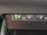 シートエアコン付です。シートを暖めたり冷やしたりできる、快適装備の一つ。 暑い夏もシートが冷える冬も快適にドライブが楽しめそうですね。