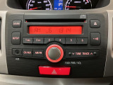 使い方が簡単な純正CD/AUXステレオ装備!