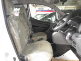 運転席周りです。