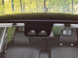 【スマートアシスト】走行中に前方の車両等を認識し、衝突しそうな時は警報とブレーキで衝突回避と被害軽減をアシスト。より安全にドライブをお楽しみいただけます。