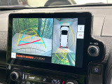 【パノラミックビューモニター】専用のカメラにより、上から見下ろしたような視点で360度クルマの周囲を確認することができます☆死角部分も確認しやすく、狭い場所での切り返しや駐車もスムーズに行えます。