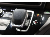インパネシフトだから視線の移動も少なく足元もスッキリ♪運転席もゆったりしているのでゆとりを持ってドライブできますね!