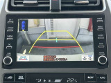 ガイドライン表示で駐車をサポートするバックカメラを搭載。駐車時も安心です。
