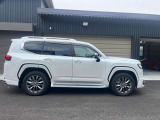 安全装備には、指紋認証スタートスイッチをトヨタ初採用。 その他、最新の予防安全パッケージ「Toyota Safety Sense」、パーキングサポートブレーキ(前後方静止物、後方接近車両、後方歩行者)などを搭載。
