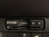 ハンドルの右側にETC2.0がついています。高速道路の料金所の通過も楽々です。カードの取り出しもしやすい場所についています。