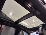 メルセデス・ベンツの定める厳しい基準をクリアしたお車のみをご案内させて頂きます。納車前整備はメーカー規定に基づき100項目以上にも及ぶ点検を熟練のメカニックによって行いご納車させて頂きます。