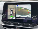 上から丸見えアラウンドビュー!車を真上から見下ろした様な映像を映し出すアラウンドビューモニター。これで車庫入れもラクラク。