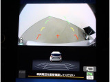後方確認に便利なバックカメラ装備!!バックカメラにはガイド線を表示することも可能で、狭い駐車場や後方が確認しづらい場所に駐車するときや、車を切り返す時に便利な装備です!!