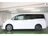 両側パワースライドドア付きだから、狭い駐車スペースなどでの 乗り降りラクラク!小さなお子さまのいるご家庭には嬉しい装備。