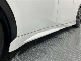 サイドにもエアロが付いており、車高が低く見えかっこよくなっております!