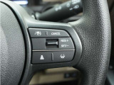 ◆アダプティブクルーズコントロール◆予め設定した車速内でクルマが自動的に加減速。前走車との適切な車間距離を維持しながら追従走行します。【LKAS】車線維持支援システムでステアリング操作を支援。