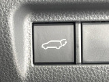 【パワーバックドア】スマートキーや運転席のボタンを押すだけでリアゲートが自動で開閉します!荷物を持っている時や、高い位置にあるバックドアを閉める際に便利な機能です♪