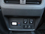 『後席専用エアコン』付きです♪♪ 前席と独立して操作が可能ですので、運転者を煩わせずに後席の温度管理ができます♪♪シートヒーター・USBソケットが付いてます♪♪