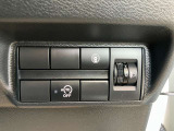 ◆セーフティ・シールドスイッチ◆車線中央付近を走行するようにステアリングを制御し、ハンドル操作を支援します。