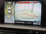 バックガイドモニターで、後方を確認しながら安心して駐車することができます。運転初心者も熟練者も必須の機能ですよ!