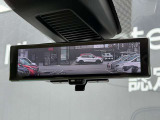 【インテリジェントルームミラー】 車両後方のカメラ映像がミラーに映るので、乗員や荷物が多くても安心♪夜間や悪天候の日でもクリアな映像で視界良好です◎