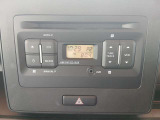 AM/FMラジオ付きCDプレーヤーを装備☆
