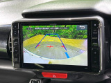 【バックカメラ】駐車時に後方がリアルタイム映像で確認できます。大型商業施設や立体駐車場での駐車時や、夜間のバック時に大活躍!運転スキルに関わらず、今や必須となった装備のひとつです!