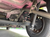 お車を安心してお乗りいただく為には、足回りの定期点検が欠かせません。サービスサポート(有償保証)では無料点検もご提供しており、安心のカーライフをお過ごしいただけるサポート体制が整っています。