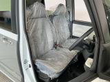 【運転席・助手席】内装ルームクリーニング済みです。しっかり綺麗にしていますので、是非、お確かめください。車に自信があるからこそ、是非一度ご来店頂き内外装も見てもらえると幸いです。