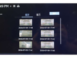 前後ドライブレコーダー搭載。車載カメラの映像を内蔵メモリーに録画。別のカメラを後付けすることなく前後映像を記録できます。録画した映像はディスプレイオーディオの大画面ですぐに再生、確認できます。