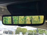 【デジタルインナーミラー】後席の大きな荷物や同乗者で後方が確認しづらい時でも安心!カメラが撮影した車両後方の映像をルームミラー内に表示。クリアな視界で状況の確認が可能です!