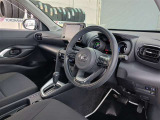 カラーヘッドアップディスプレイ付き。少ない視線移動で情報を確認できるので、運転の疲労軽減に繋がりますよ♪