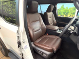 運転席シート廻りは使用感も少なく、良好な状態となっています。丁寧に使われていたことがよくわかりますね。