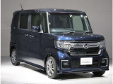 『ACC(車両追随機能)』で、予め設定した速度内で自動でスピードを調整。高速道路などの運転の時には、常に一定の車間距離を保つことができ、安全な運転と快適なドライブをサポートしてくれます。