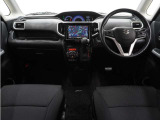 ◆視界広々で非常に運転しやすくロングドライブでも疲れを感じさせないすっきりとまとまったインパネ周りです。