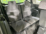 床下収納式のサードシートです。座席部分をコンパクトに収納でき、広大な荷室スペースとしてお使いいただけます!乗車人数や荷物の量など利用シーンに合わせて3列目を有効活用でき、とっても便利♪