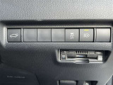 パワーバックドアスイッチ、VSC OFFスイッチ、アダプティブハイビームシステムスイッチ。