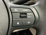 アクセルから足を離しても設定したスピードを保ち走行し、高速道路での疲労軽減に役立つクルーズコントロール付きです!