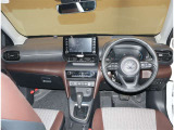 オシャレなインテリアで運転する気分も盛り上がりますよね^^