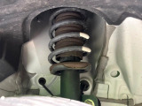 お車を安心してお乗りいただく為には、足回りの定期点検が欠かせません。サービスサポート(有償保証)では無料点検もご提供しており、安心のカーライフをお過ごしいただけるサポート体制が整っています。