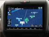 純正9インチプレミアムインターナビ(VXM-247VFNi)&バックカメラが装備されているので、普段の使い勝手もロングドライブも快適です。