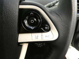 ハンドルから手を離さずに、操作が出来るスイッチです。(現車でのご確認をお願い致します)