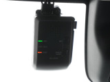 ◆ドライブレコーダー◆映像・音声などを記録する自動車用の装置です。 もしもの事故の際の記録はもちろん、旅行の際の思い出としてドライブの映像を楽しむことができます。