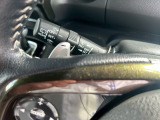 マニュアル車のような感覚で、ワインディングロードでも車を操れるパドルシフト付きです。長い下り坂でのエンジンブレーキや、高速道路の合流の際の加速も思いのままです。