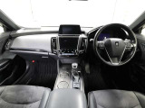 静粛性に優れた快適空間と静かな走りを実現。さらにEVモードではモーターのみでの走行でエンジン音や振動を感じさせない走りが楽しめます。
