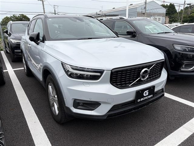 XC40 B4 AWD Rデザイン 4WD 禁煙車 harmann/kardonサウンド