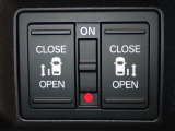 運転席からもスライドドアをボタン操作でスピーディーに開閉できます!またスマートキーでも操作できるので便利です。