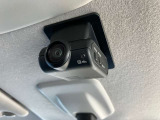 ドライブレコーダー付きで前方だけでなく車室内も録画できるので万一のとき記録に残せて安心です。