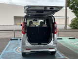 大きく開くリヤハッチ,荷物スペースも確保できます