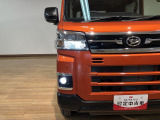 弊社は中古車店舗は大阪府内に7店舗、サービス工場は26拠点ございます!将来にわたりご安心頂ける各種サービスをご紹介させて頂きます♪全車1年間走行距離無制限の保証付き!メンテナンスも保険もお任せ下さいね